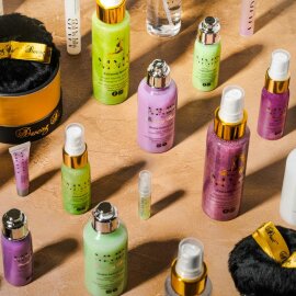 Dancing Dust Agarre Make me Dewy para Piel Seca Morada